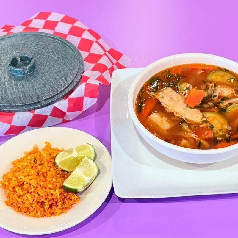 Caldo de Pollo